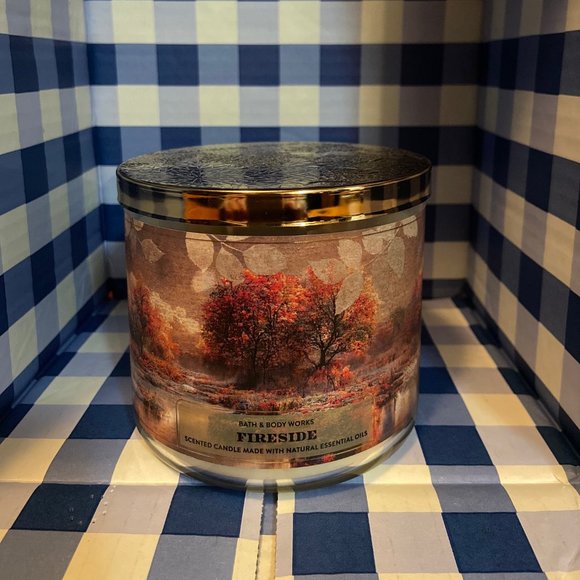 Bath Body Works Candle - Picture 2 of 3